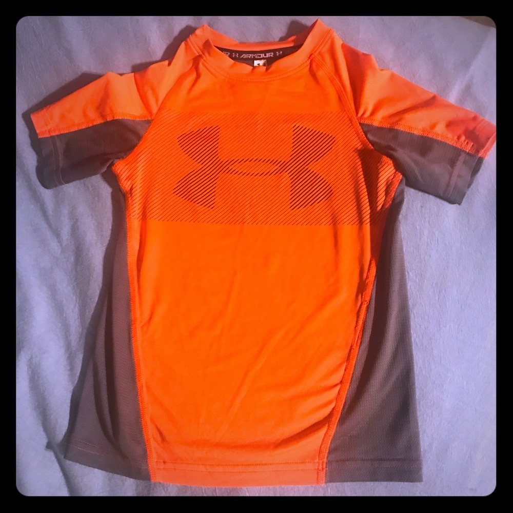 Boys XS Underarmour Tee